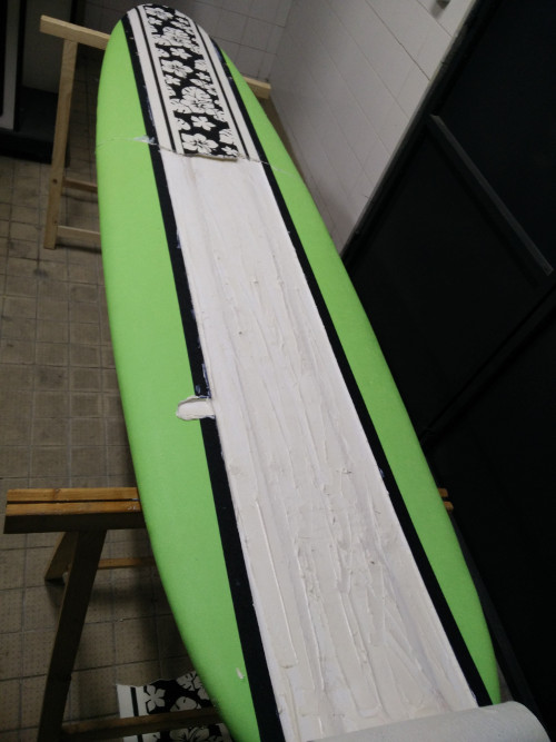 starting to glue the foam cover