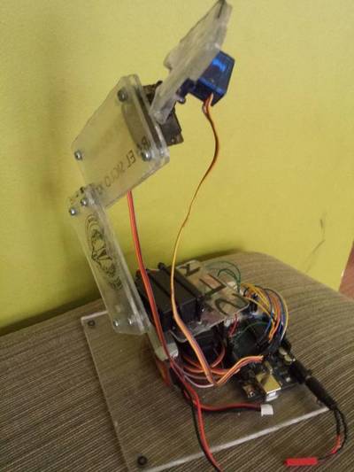 PM33_VoiceControlledRobotArm