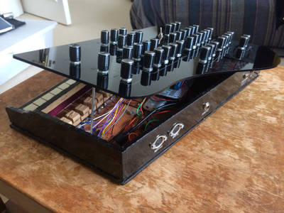 PM63_VintageToySynthesiser