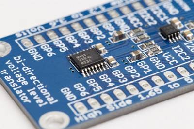 Bi-Directional Voltage Level Translator