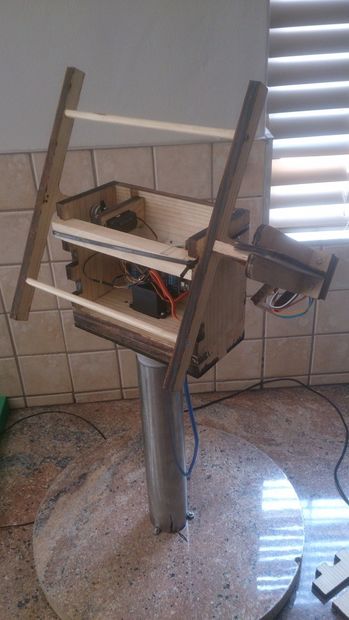 Arduino-controlled Dual Axis Solar tracker