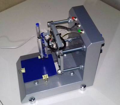 Mini cnc - feita de aço e material reciclado