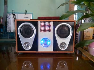 Desk Amplifier with Audio Visualization, Binary Clock & FM Receiver