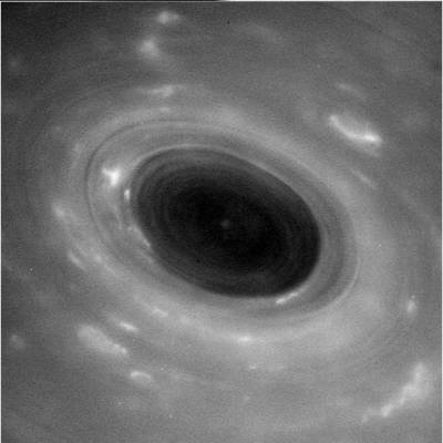 NASA Spacecraft Dives Between Saturn and Its Rings