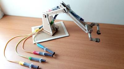 CARDBOARD Robotic Hydraulic Arm