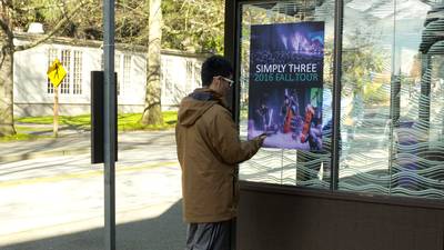 Singing posters and talking shirts: UW engineers turn everyday objects into FM radio stations