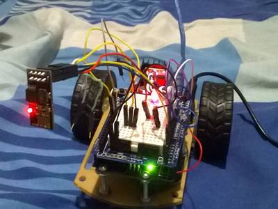 ESP8266 + L298N Motor Drive + Smartphone