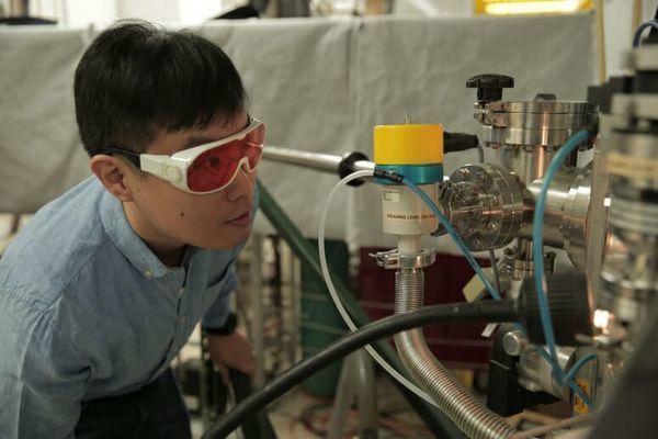 Beyond silicon: researchers solve a materials mystery key to next-generation electronic devices