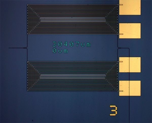 Infrared spectrometer on a chip