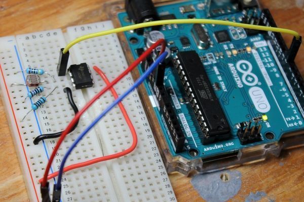 Use A Comparator Or Op-amp To Simplify Light Dependent Resistor Output