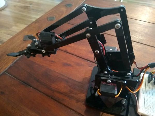 Robot Arm Controlled Through Ethernet