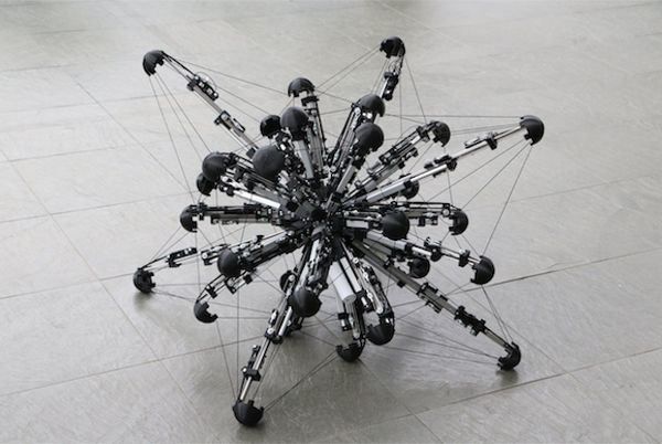 32-Legged Spherical Robot Moves Like an Amoeba