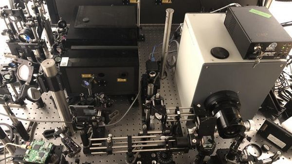 World's fastest camera freezes time at 10 trillion frames per second