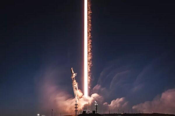 FCC approves SpaceX's plans to fly internet-beaming satellites in a lower orbit