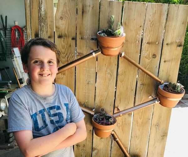 Circulating Self Watering Vertical Planter