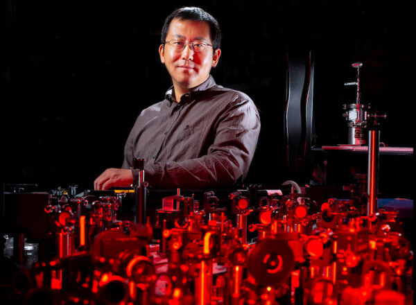 Physicists use light flashes to discover, control new quantum states of matter
