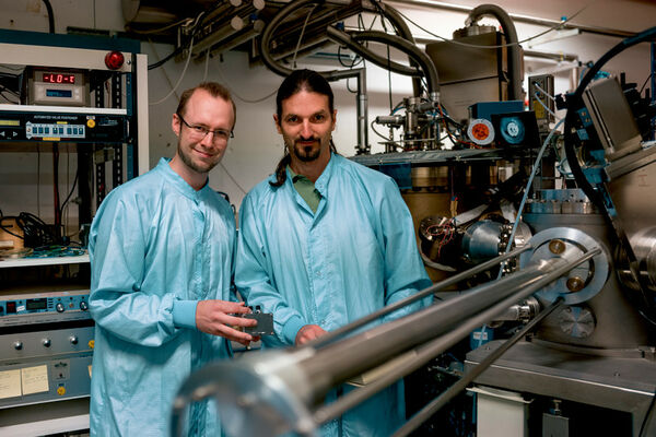 Detraction-free light-matter interaction
