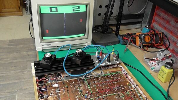 Video Pong for one or two players