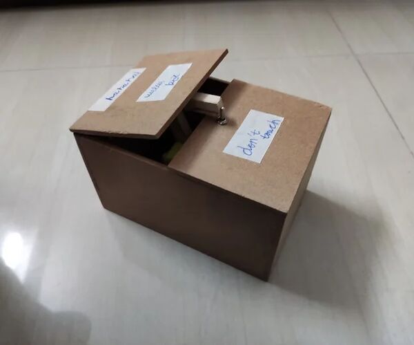 Useless Box V1