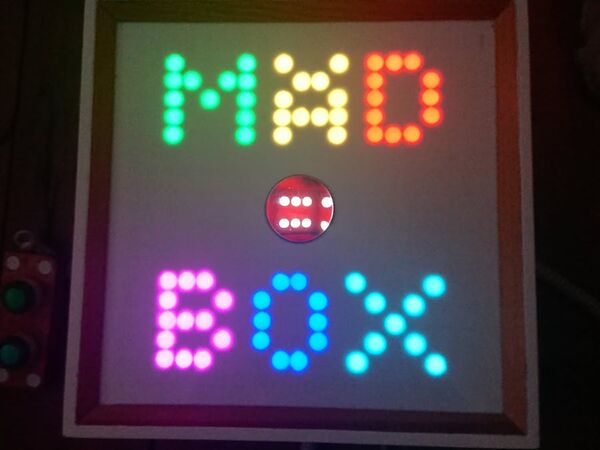 MÄDBOX – A Multiplayer Electronic Board Game Table