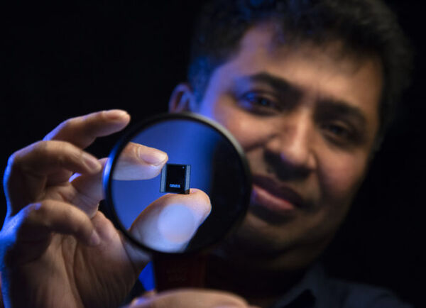 Up Close with Lakefield – Intel’s Chip with Award-Winning Foveros 3D Tech