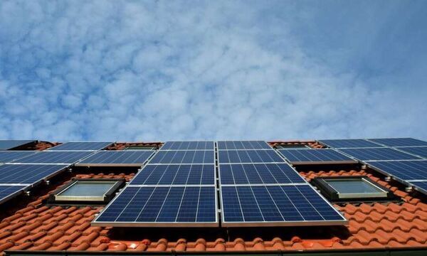 Graphene Boosts Perovskite Single Crystal Photodetector Performance