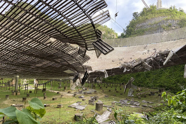 Broken Cable Damages Arecibo Observatory