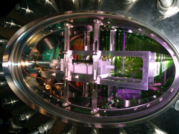 A milestone in quantum physics: Physicists at Mainz University successfully carry out the controlled transport of stored light