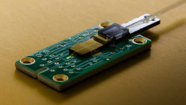 Optical wiring for large quantum computers