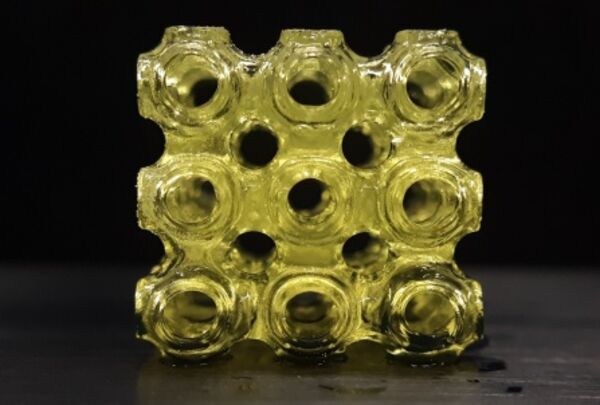 UB researchers develop new molecular ferroelectric metamaterials