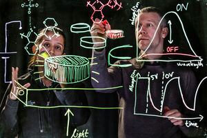 Nanoantennas for light controlled electrically