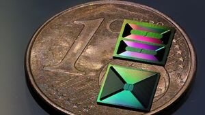 Photonics chip allows light amplification