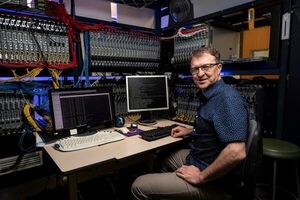 Bouncing seismic waves reveal distinct layer in Earth's inner core